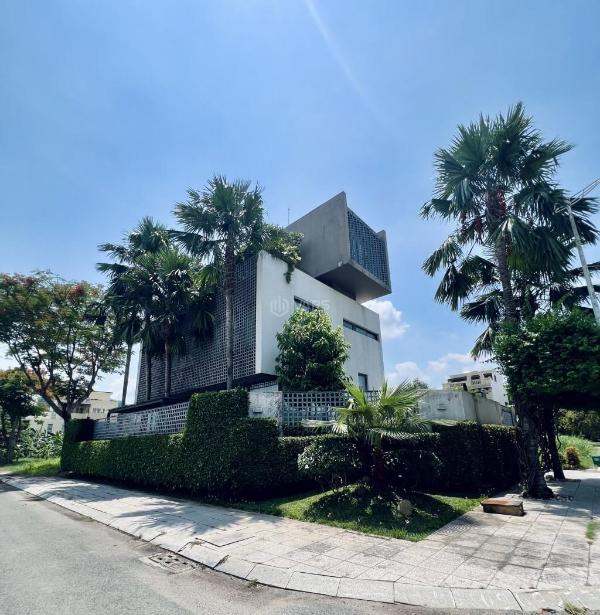 <mark style="background-color: transparent; font-weight: 400; ">Khuôn đất rẻ nhất bát nàn - mặt tiền 24m x 🏣 12m - cn: 230m2 - xây hầm 4 tầng</mark>