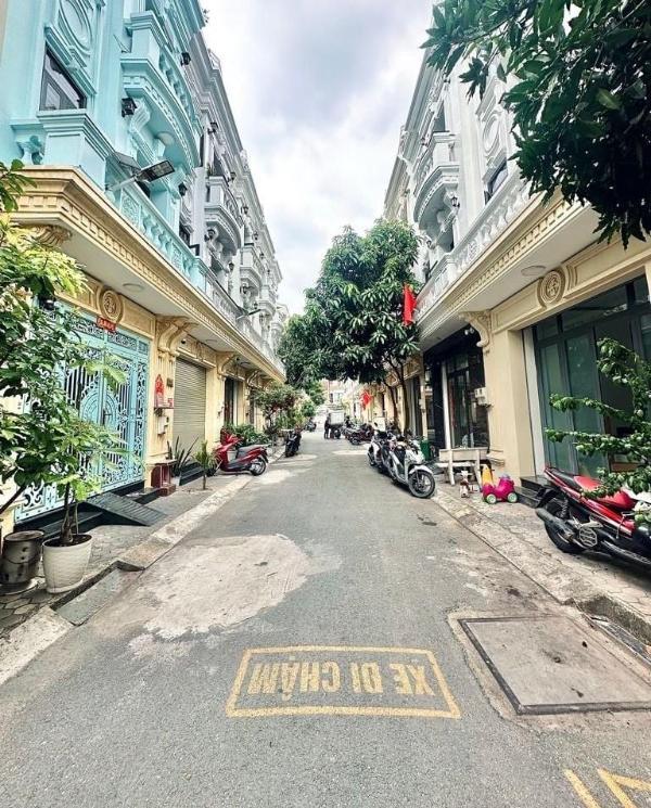 Cần bán Nhà trong hẻm 68m²