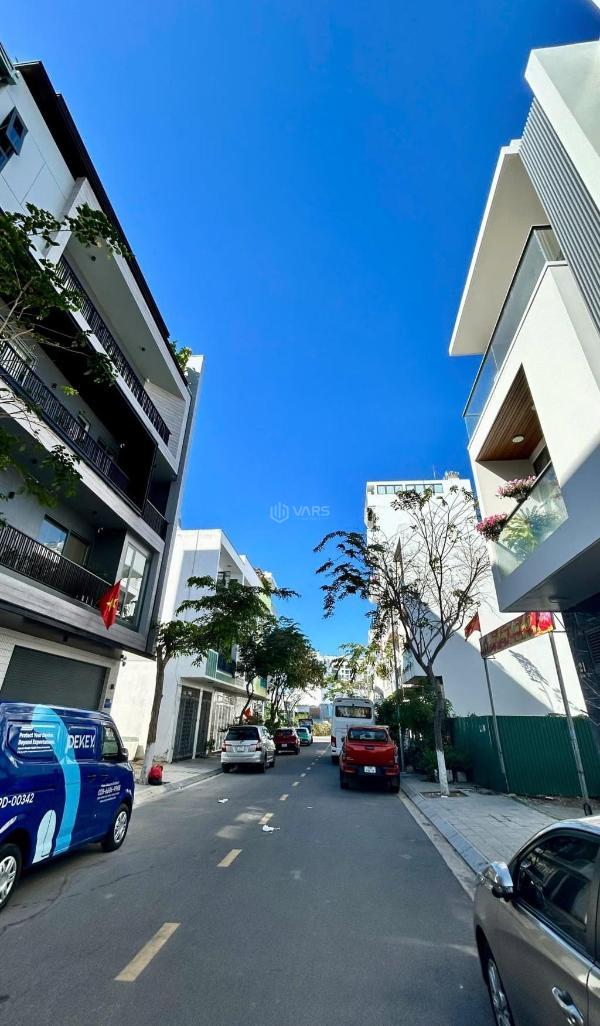 Bán nhà khu đô thị phước long có sổ hồng giá 9 🏠 tỷ 950