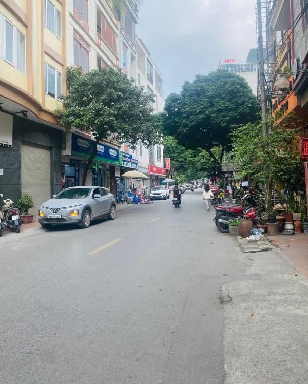 Mặt phố trần quốc vượng 8 tầng thang 🏡 máy, vỉa hè đá bóng