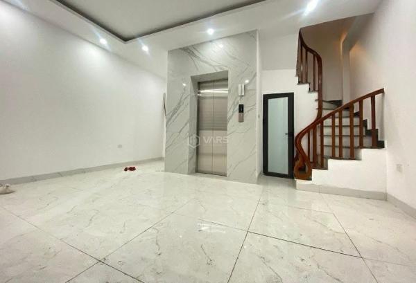 <mark style="background-color: transparent; font-weight: 400; ">Nhà gần phố trần quang diệu 6 tầng thang máy xây mới_33m2_gần ô tô_2 🏡 thoáng</mark>