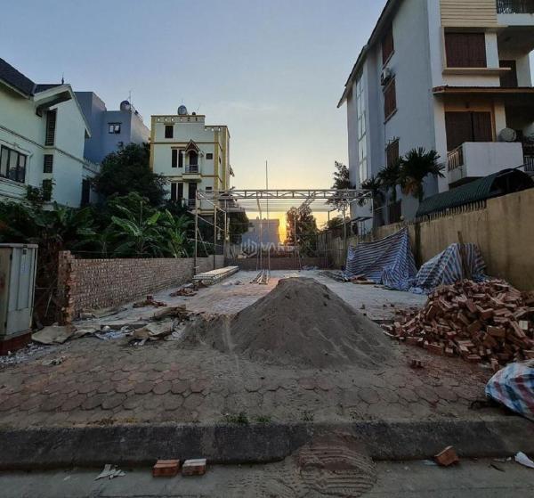 <mark style="background-color: transparent; font-weight: 400; ">Bán Đất nền riêng lẻ 100m²</mark>