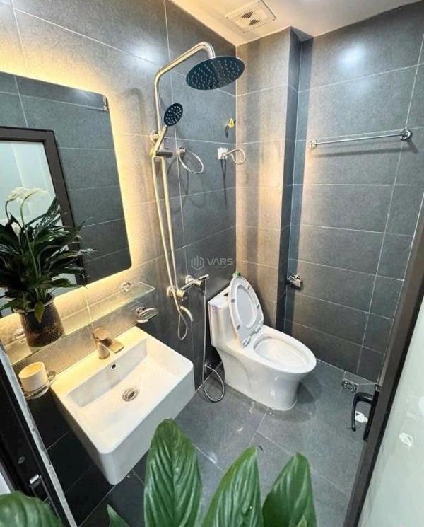 Bán gấp nhà phố 🔥 khương trung, dt 132m2 x 4t, đường oto, sổ hồng