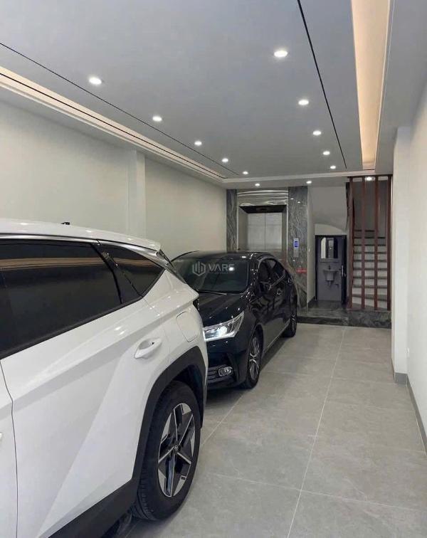 Bán 🏤 nhà mặt chợ thạch bàn -cổ linh -kinh doanh- vỉa hè -oto tránh - thang máy.