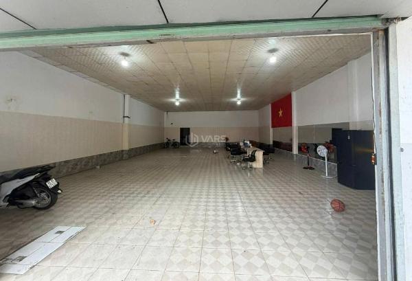 Chủ cho thuê Nhà mặt phố 250m²