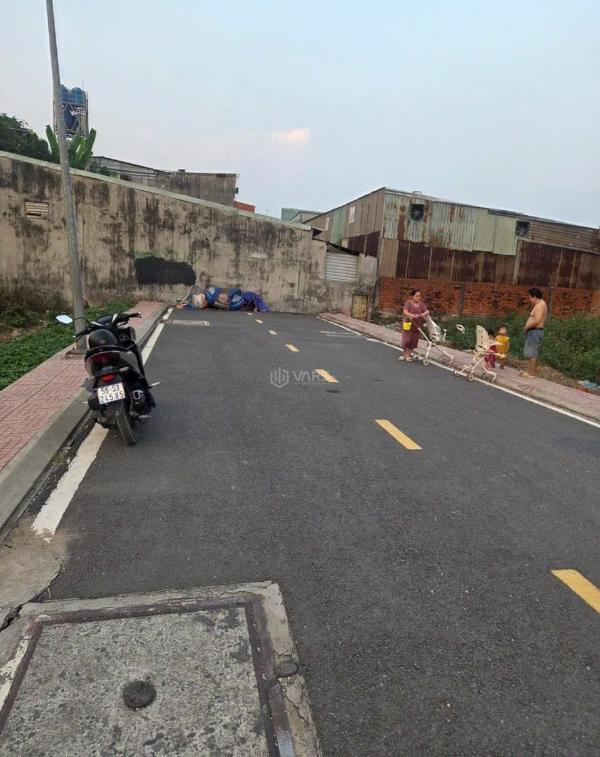 Bán nền thổ cư hẻm đường nhựa // võ văn vân , xã vĩnh 🏘️ lộc b dt 84m2 giá 3,7 tỷ