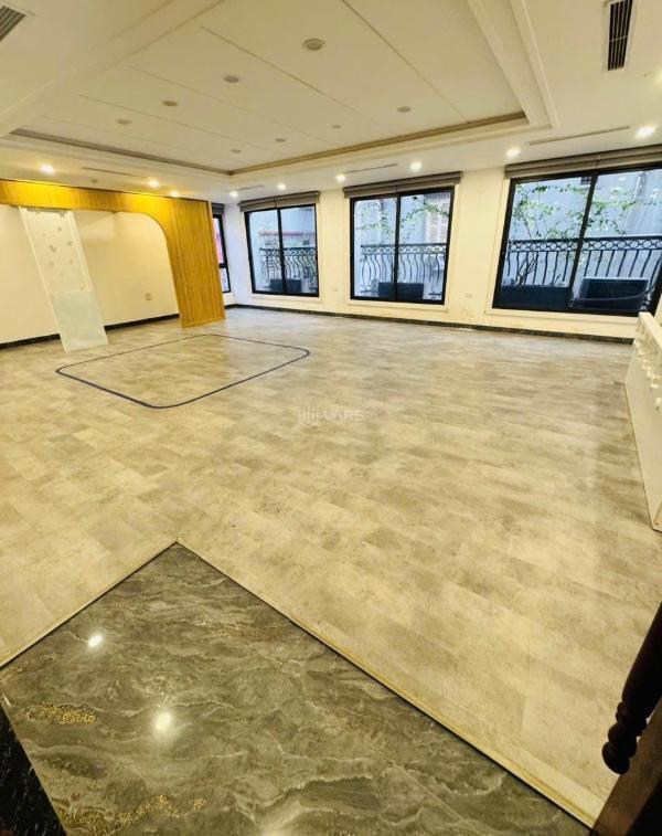 Mặt phố phó đức chính 7 tầng thang máy nhà ☘ đẹp 53 tỷ-30m ra hồ trúc bạch sổ vuôn