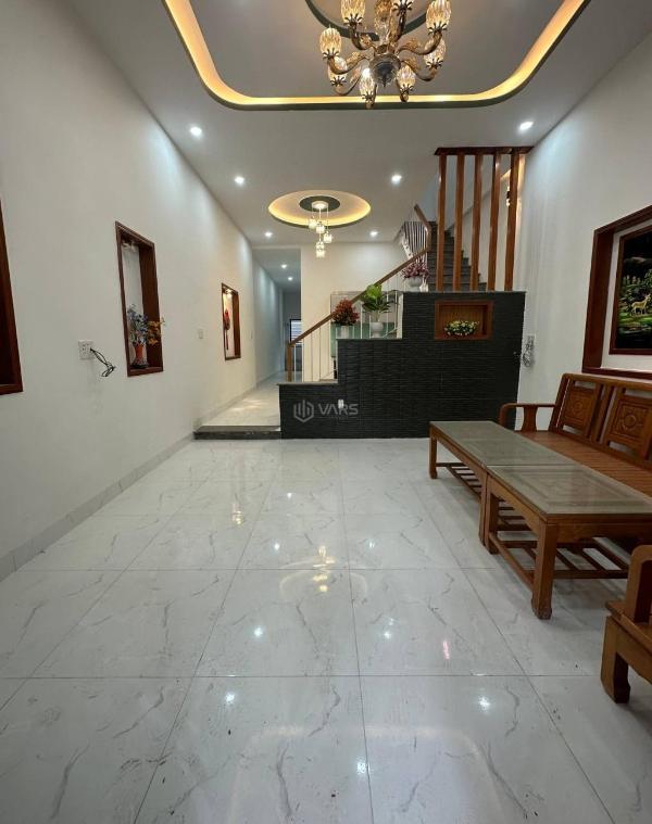 Bán Nhà mặt phố 76m²
