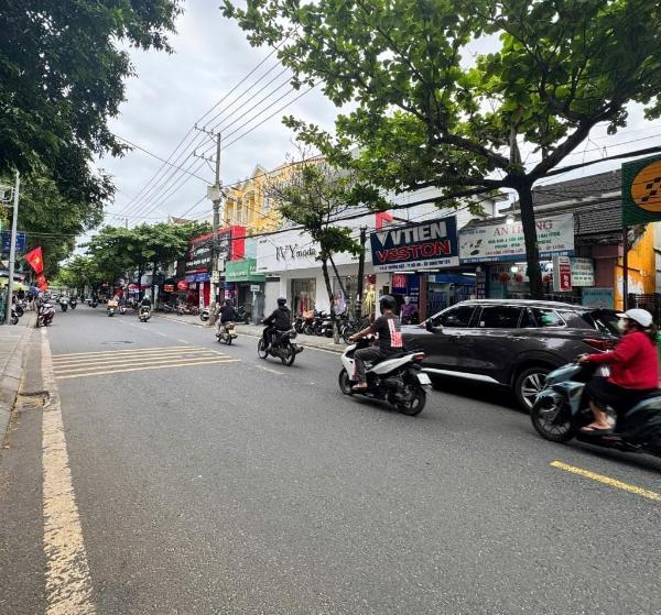 Chủ cần bán Nhà mặt phố 786m²