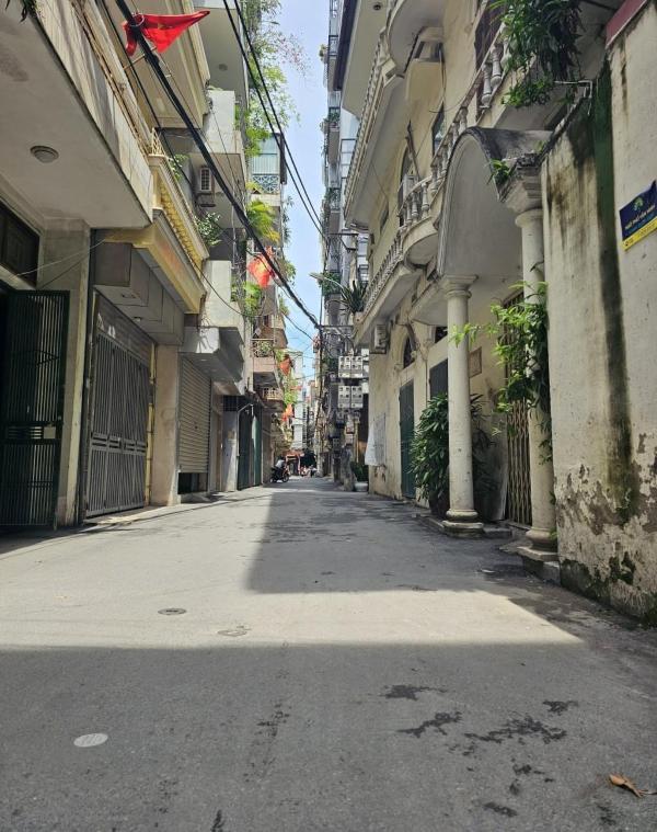 Bán Nhà trong hẻm 61m²