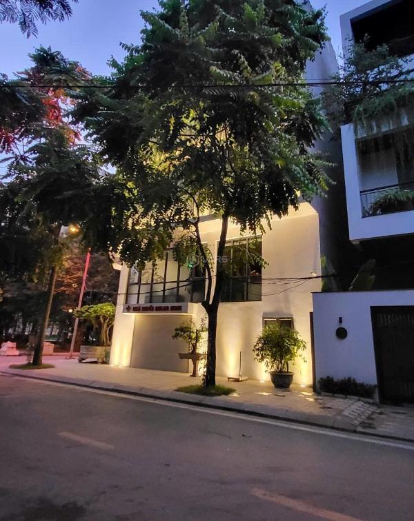 Bán biệt 🌊 thự nhà vườn kđt starlake tây hồ tây, 140m2 phân lô bàn cờ tuyệt đẹp