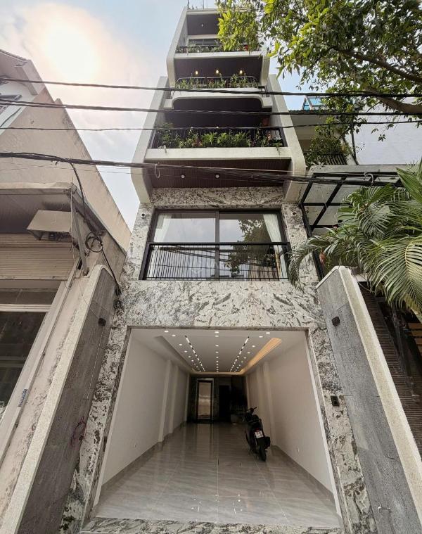 Bán nhà tái định cư long biên. dt 76m x 7 tầng, cạnh công viên, 🏡 đường rộng, vỉa