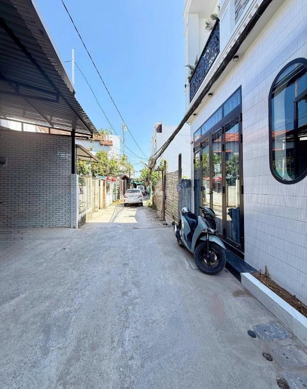 Nhà 1 trệt 1 lầu xây mới full nội 🏠 thất - trục chính hẻm 147, nvc