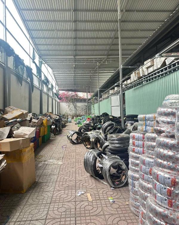 Cho thuê Nhà mặt phố 700m²