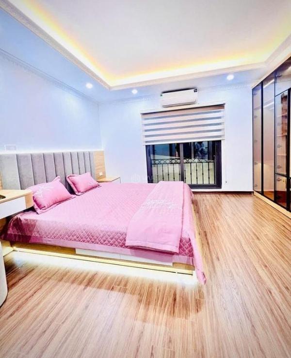 Bán nhà phố ngọc khánh, quận ba đình, ngõ rộng, 56m, 🆘 mt5m, 6 tầng thang máy.