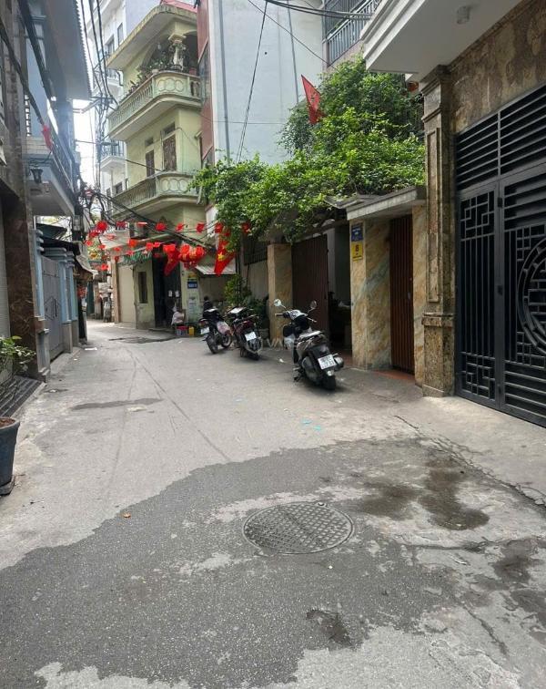 Nhà ngõ 1 võ chí 🏢 công-hoàng quốc việt 32m2 7,9ty 03822*****