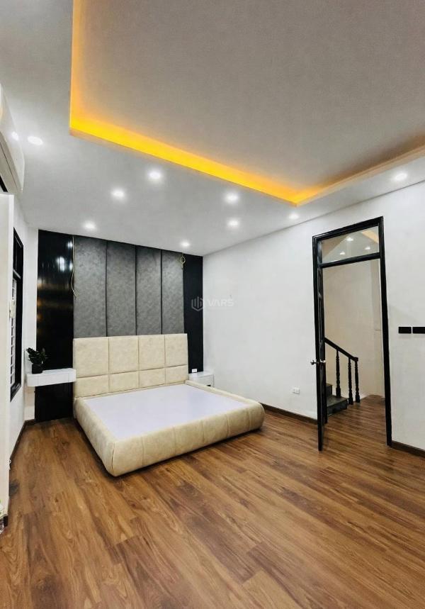 Bán 🏡 nhà phố hoàng cầu 40m2 nhỉnh 8tỷ