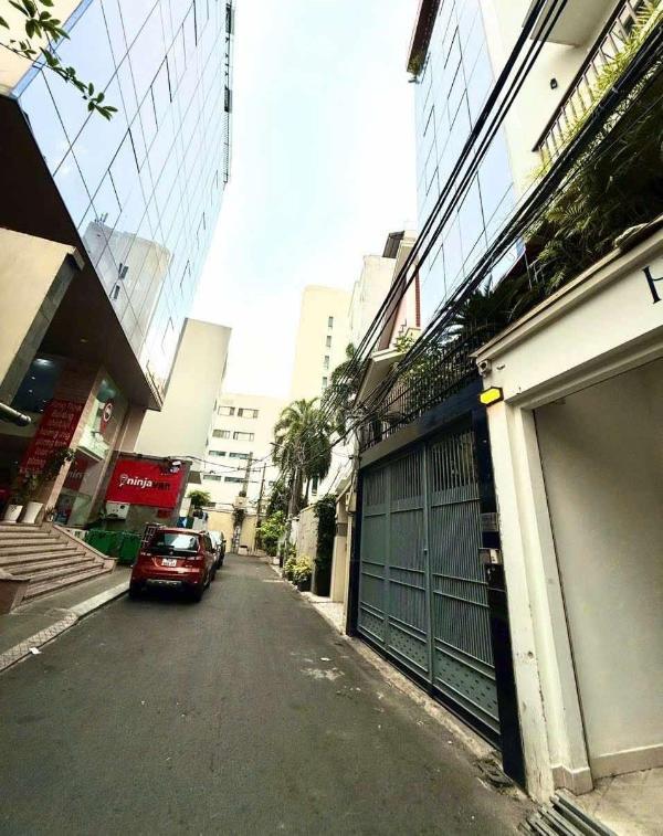 Vị trí đắc địa - sát mặt tiền nguyễn văn trỗi - toà 🏢 nhà 7 tầng thang máy có hầm