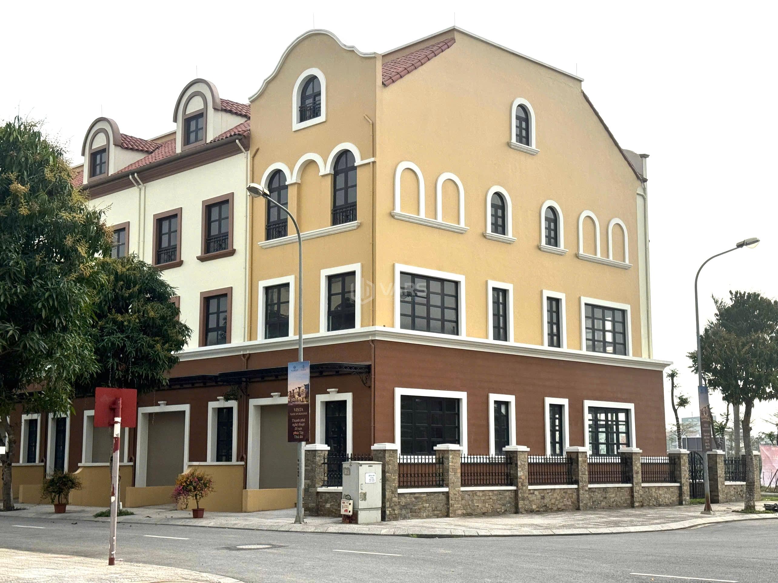 <mark style="background-color: transparent; font-weight: bold; text-transform: uppercase; ">Bán gấp shop villas đẹp tại Vista Palma Nam An Khánh, giá tốt 35 tỷ, 168.4m2. Tiện ích ngập tràn</mark>