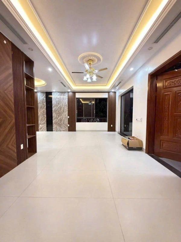 Bán căn biệt thự mặt phố khu Đỉnh Long, ph Tân Bình, TP HD, 174m2, mt 12m, thang máy