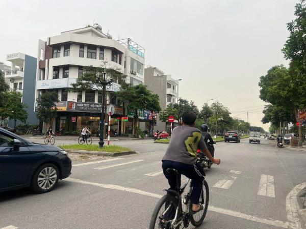 Bán lô đất gần 240m2 mặt tiền 12m đường đôi Nguyễn Văn Linh, TP Hải Dương, KD cưc tốt