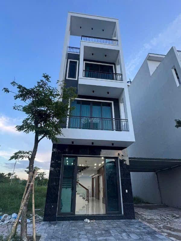 Bán căn nhà 3.5 tầng mặt phố KĐT Tân Phú Hưng, TP Hải Dương, 67.5m2, mt 4.5m, 4 ngủ