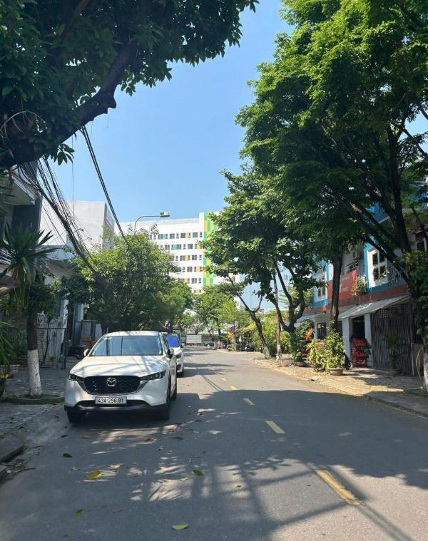 Chủ cần bán Nhà mặt phố 92.5m²