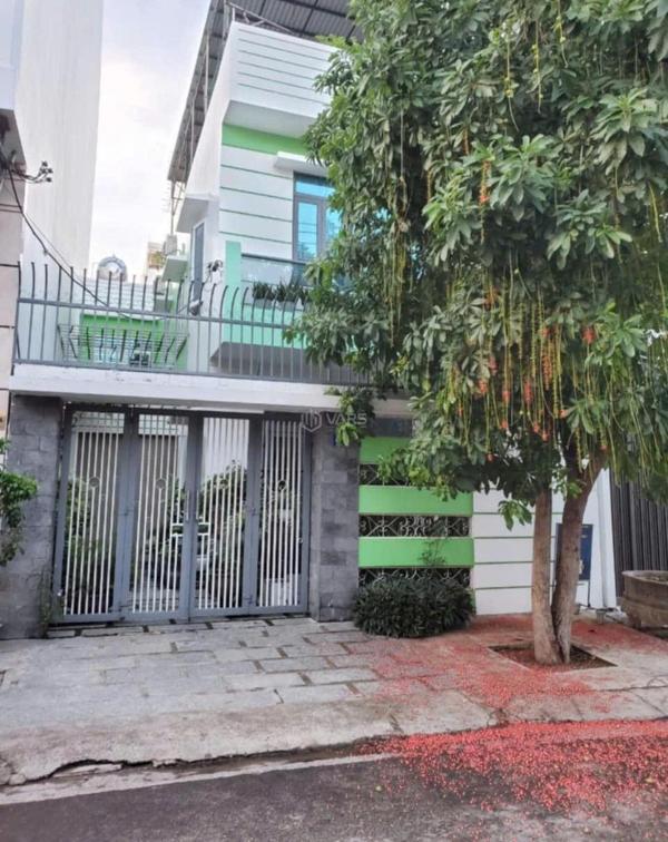 Bán Nhà mặt phố 140.3m²