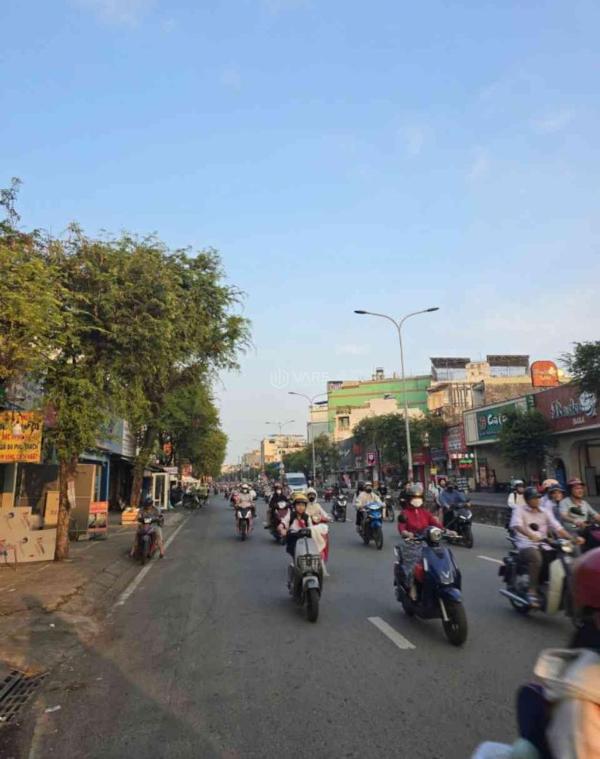 Chủ cần bán Nhà mặt phố 90m²