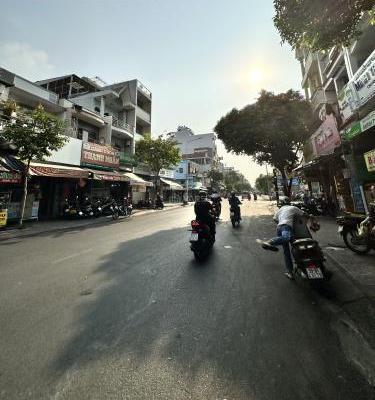 Bán Nhà mặt phố 100m²
