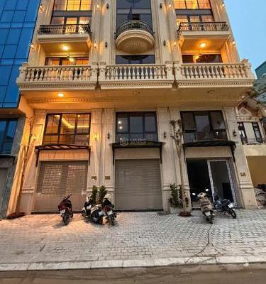 <mark style="background-color: transparent; font-weight: 400; ">Bán nhà mặt phố Đàm Quang Trung,Long Biên 8 tầng,71m,mt4.6m vỉa hè,kinh 🏣 doanh nhỉnh 27 tỷ</mark>