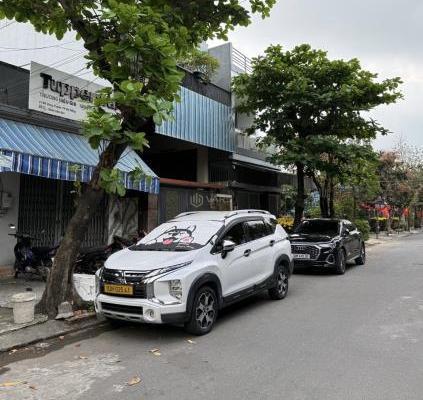 Bán Nhà mặt phố 125m²