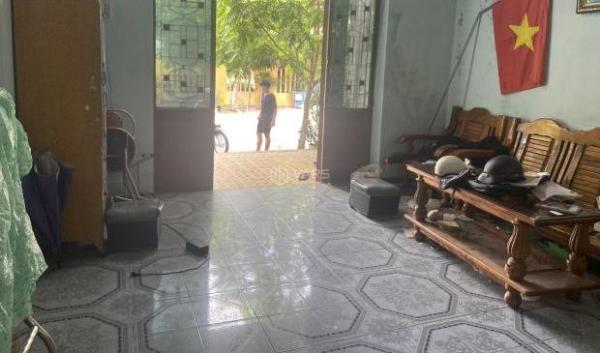 Chủ cần bán Nhà mặt phố 141m²