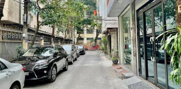 Cần bán Nhà trong hẻm 50m²