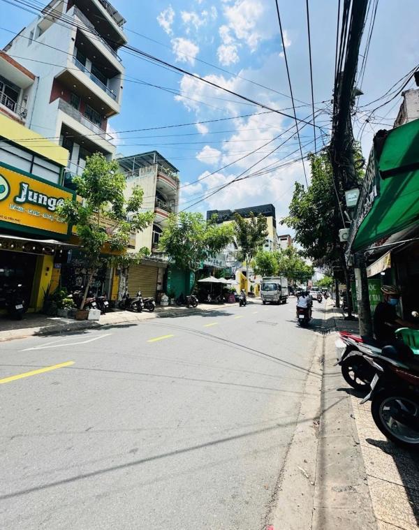Chủ cần bán Nhà mặt phố 72m²