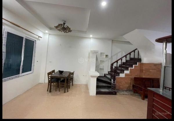 Cho thuê Nhà mặt phố 42m²