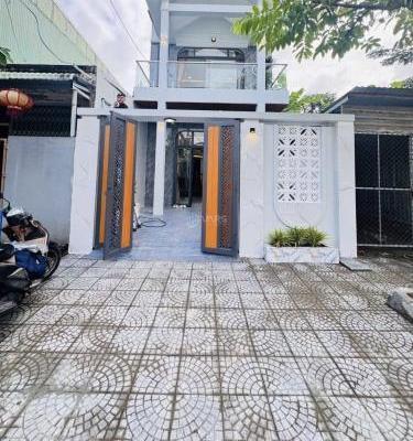 Bán Nhà mặt phố 100m²