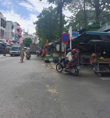 Bán Nhà mặt phố 100m²