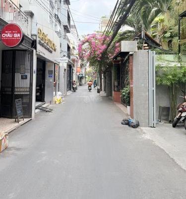 Quận 🏢 3 HXH 339 Lê Văn Sỹ, sát ngay ngã tư Trần Quang Diệu.50M2 (4.6x10) 4 tầng sân thượng