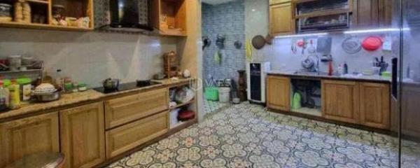 Bán Nhà mặt phố 165m²