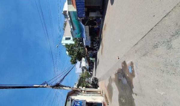 Bán Nhà mặt phố 99m²