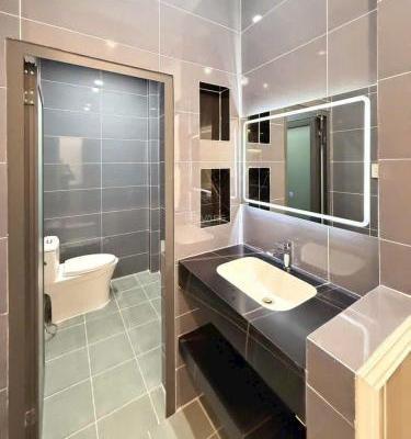 NHÀ 1 TRỆT 2 LẦU DTSD 200m2 TP. THỦ DẦU MỘT 2 TỶ 950 TRIỆU, 🏤 NHÀ MỚI XÂY. SỔ SẴN CÔNG CHỨNG