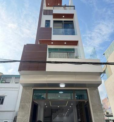 bán nahf trần lãm, gần 🏘️ nhà máy nước và cách ngã 4 lạc đạo là 350m, đường oto tránh nhau