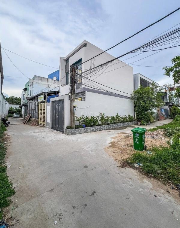 Nhà 1 trệt 1 lầu trục 🆘 chính hẻm 386 đường trần nam phú
