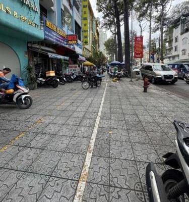 Chủ cần bán Nhà mặt phố 64m²