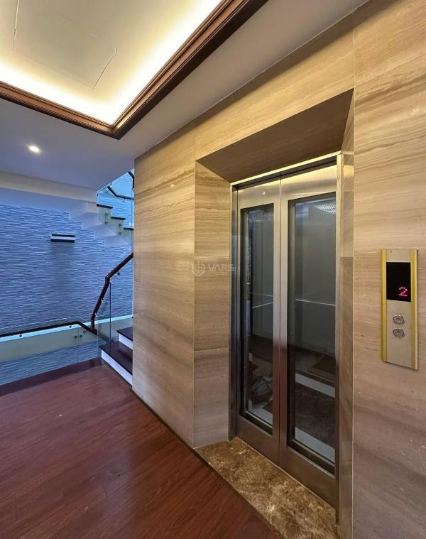 Cho thuê 🏣 bt lô góc hoàng quốc việt, cầu giấy 220m x 4t (xd 120m) giá 65 triệu