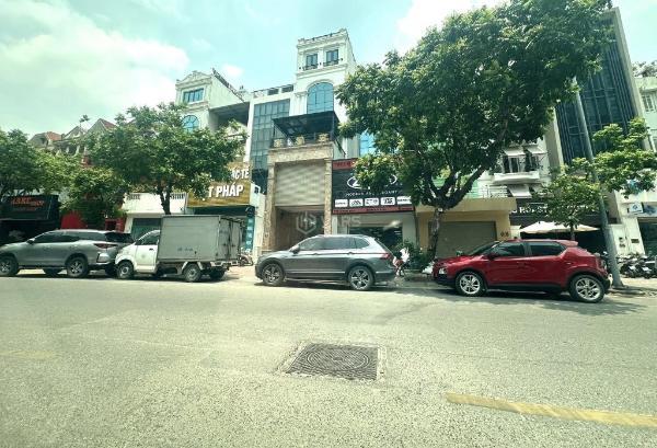 Bán Nhà mặt phố 410m²