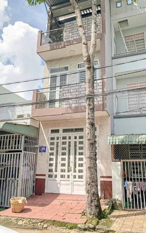 Chủ cho thuê Nhà mặt phố 300m²
