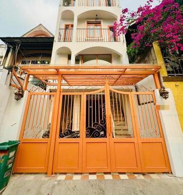 Bán Nhà mặt phố 98m²