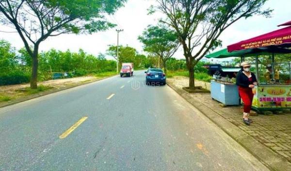 Bán Nhà mặt phố 111m²